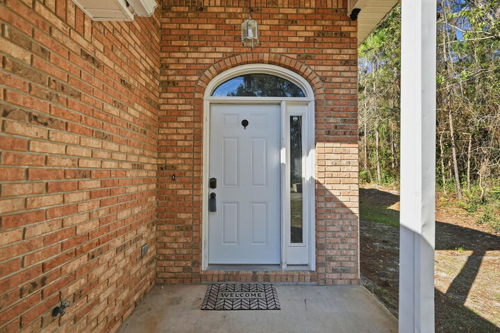 Property Photo:  135 Noblat Drive  FL 32569 