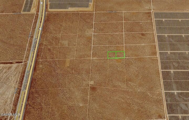 Property Photo:  1600 Douglas Avenue  CA 93501 