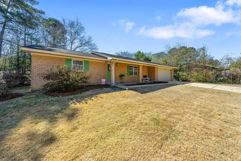 Property Photo:  815 McCurdy Blvd.  GA 31816 