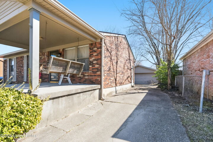 Property Photo:  9724 Scarborough Ave  KY 40272 