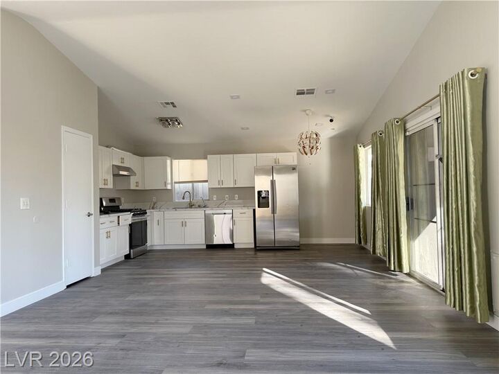 Property Photo: 9362 Santa Fe Rose Street NV 89123