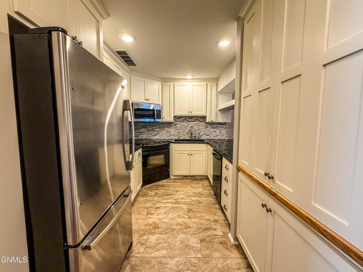 Property Photo:  103 W Ave A  ND 58501 