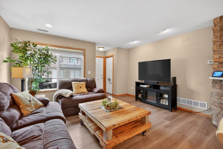 Property Photo: 601 Orchard Hills Drive 6003 IA 50211