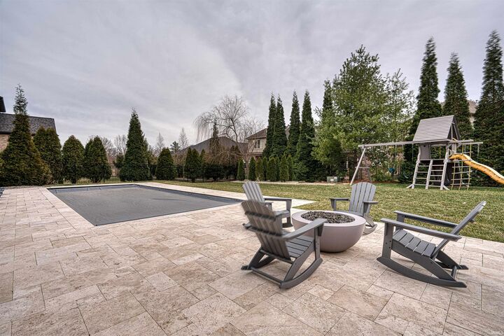 Property Photo:  6411 Jenwood Court  IN 47630 