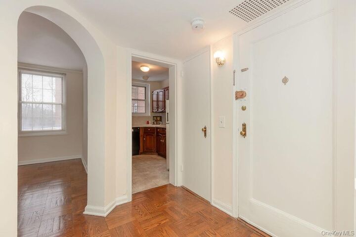 Property Photo:  1340 Midland Avenue 1A  NY 10708 