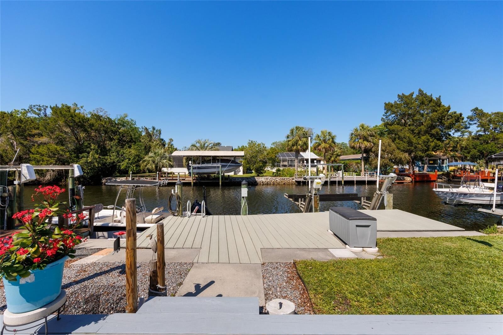 MLS#OM719558: 11491 W Riverhaven Drive, Homosassa, FL 34448
