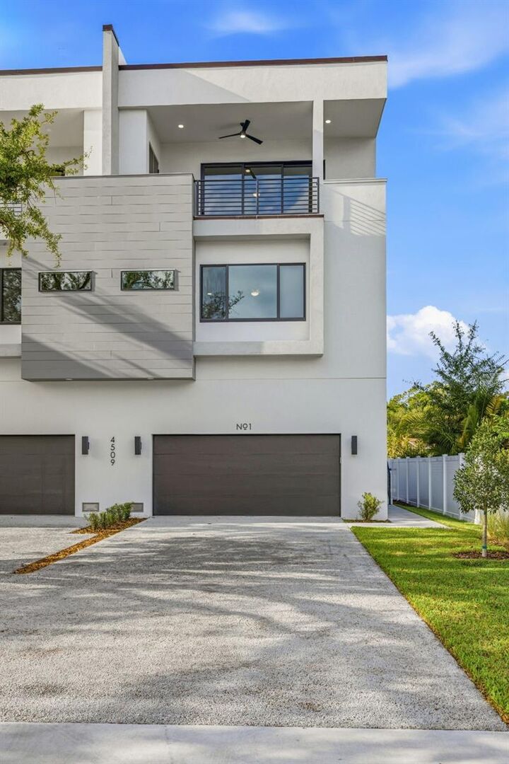 Property Photo:  4509 W North A Street 1  FL 33609 