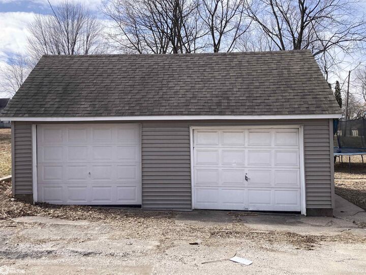 Property Photo: 104 S Leebrick Street IA 52601