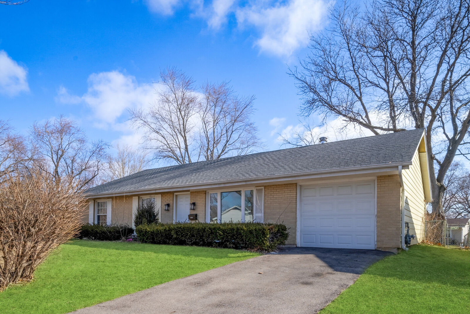 Property Photo:  7873 Asbury Circle  IL 60133 