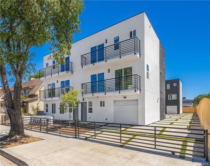 Property Photo: 6832 Hazeltine Avenue 1 CA 91405