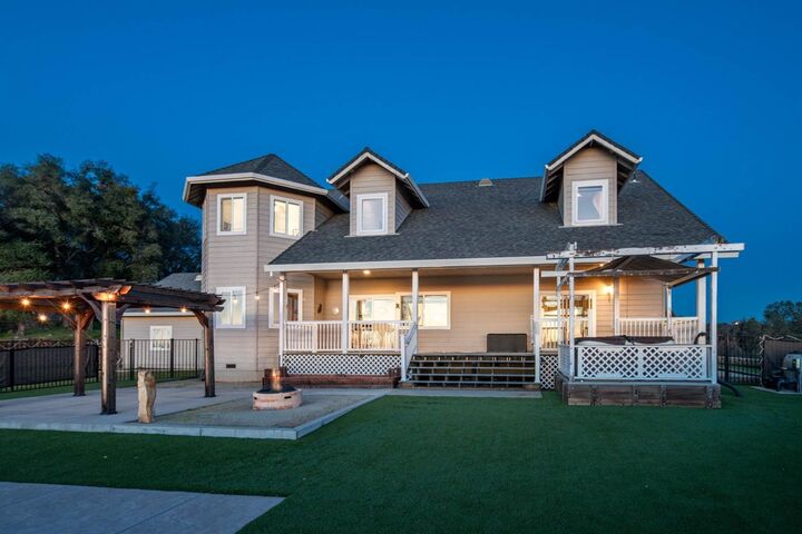 Property Photo: 2661 Mountain Oak CA 95672