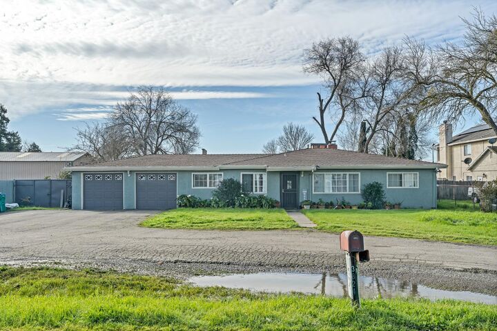 Property Photo: 3824 Sunny Road CA 95215