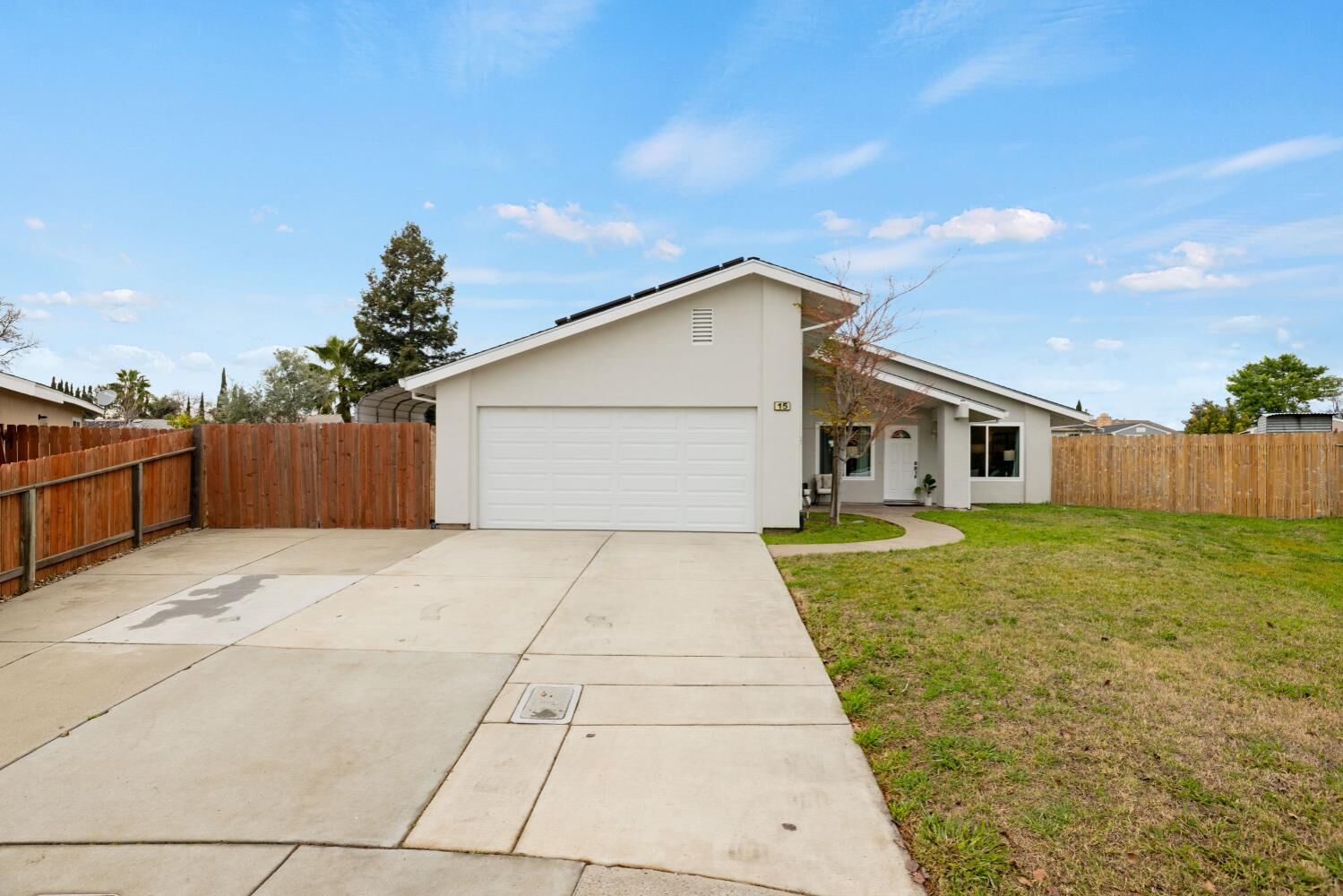 Property Photo:  15 Veloz Court  CA 95823 
