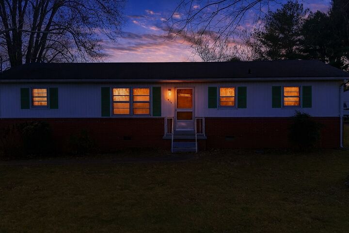 Property Photo:  1404 Cypress St  TN 37160 
