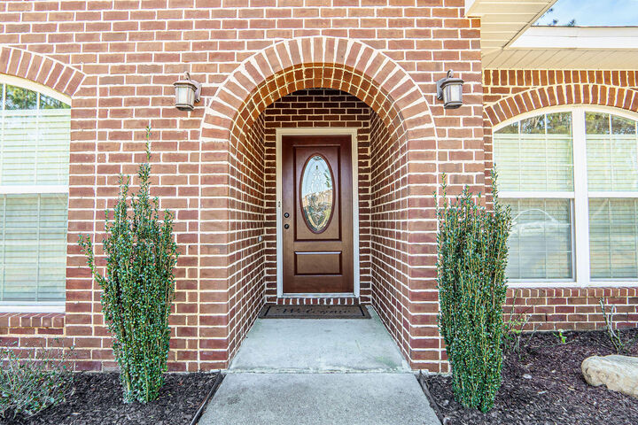 Property Photo: 7409 Rexford Street FL 32566