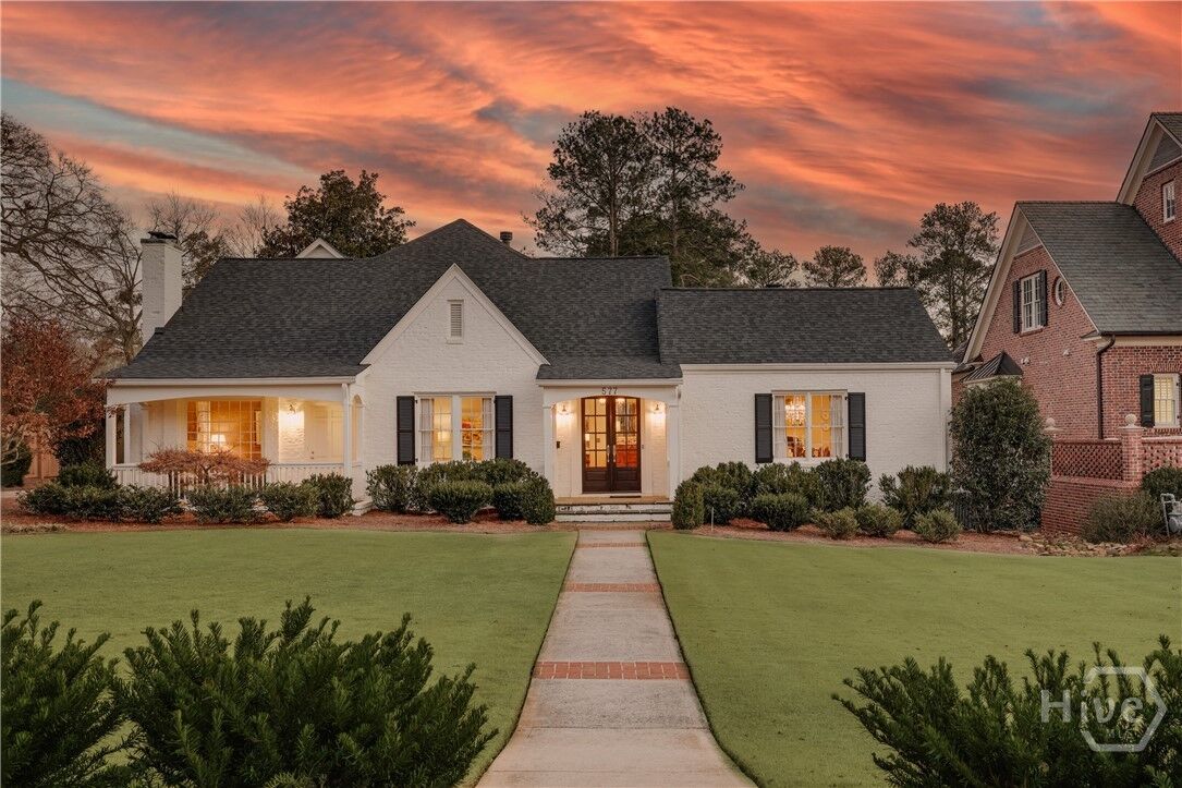 Property Photo:  577 W Cloverhurst Avenue  GA 30606 