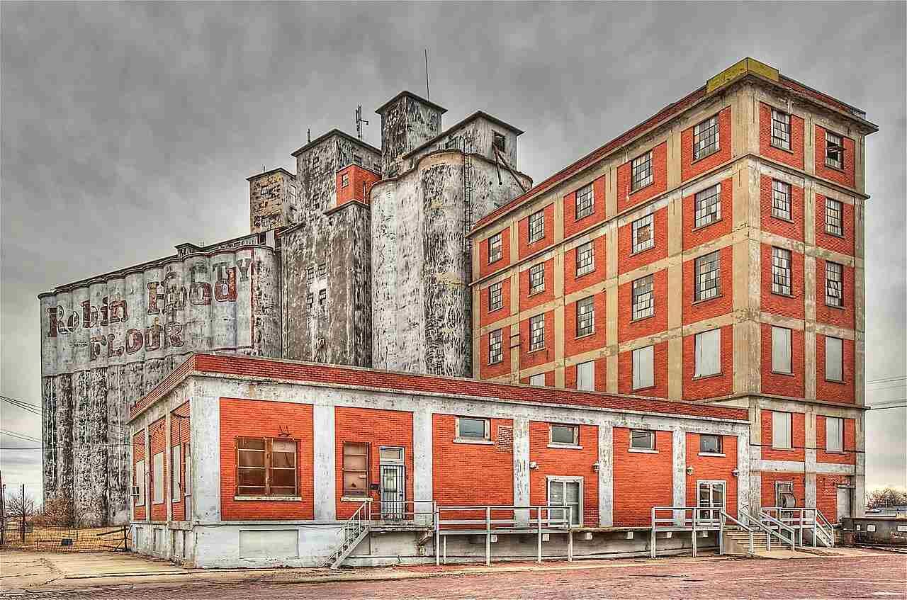 Property Photo:  114 W Central  OK 74601 