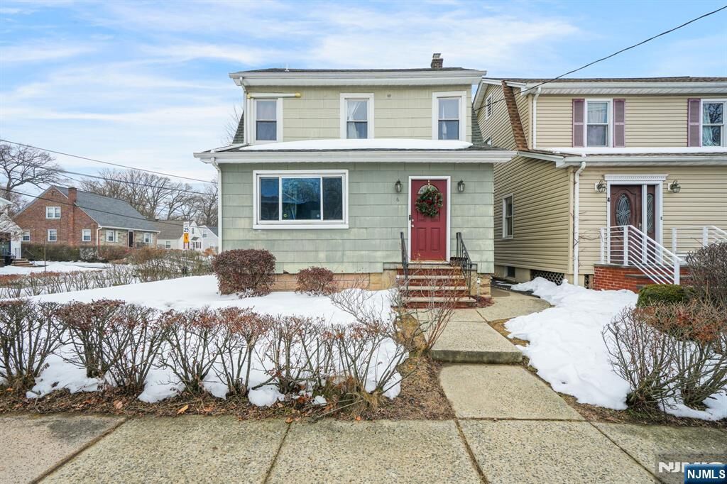 Property Photo:  6 Franklin Avenue  NJ 07042 