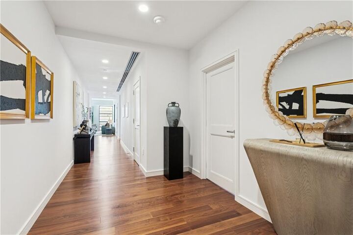 Property Photo: 2 Canal Street 2102 LA 70130