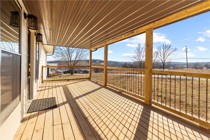 Property Photo: 104 N Locust Street AR 72644