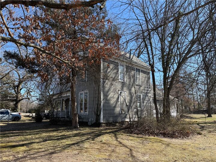 Property Photo: 1713 W Huntsville Avenue AR 72762