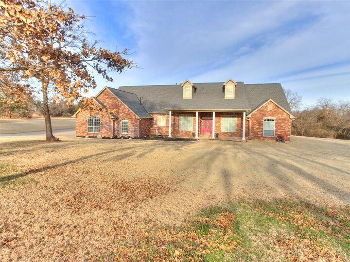Property Photo: 450 Hickory Hill Drive OK 73020