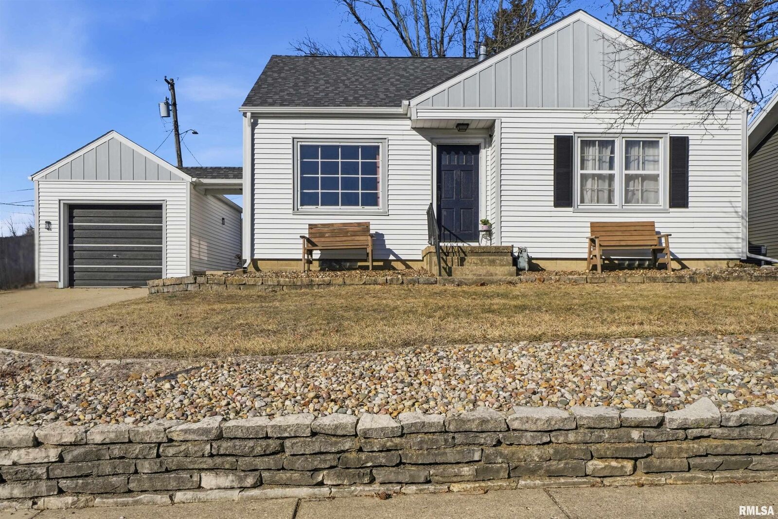 Property Photo: 4921 N Everts Court IL 61614