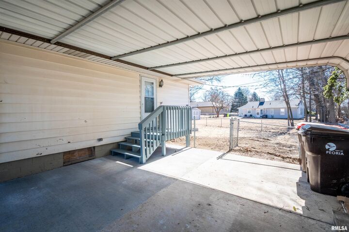 Property Photo: 634 W Mount Hawley Terrace IL 61615