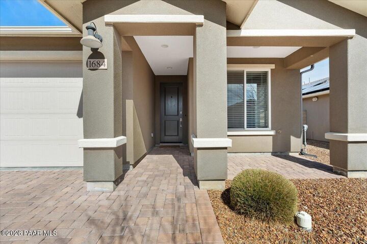 Property Photo: 1684 Allerton Way AZ 86323