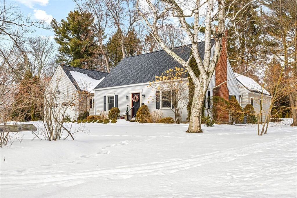 Property Photo: 25 Woodbridge Ter MA 01075