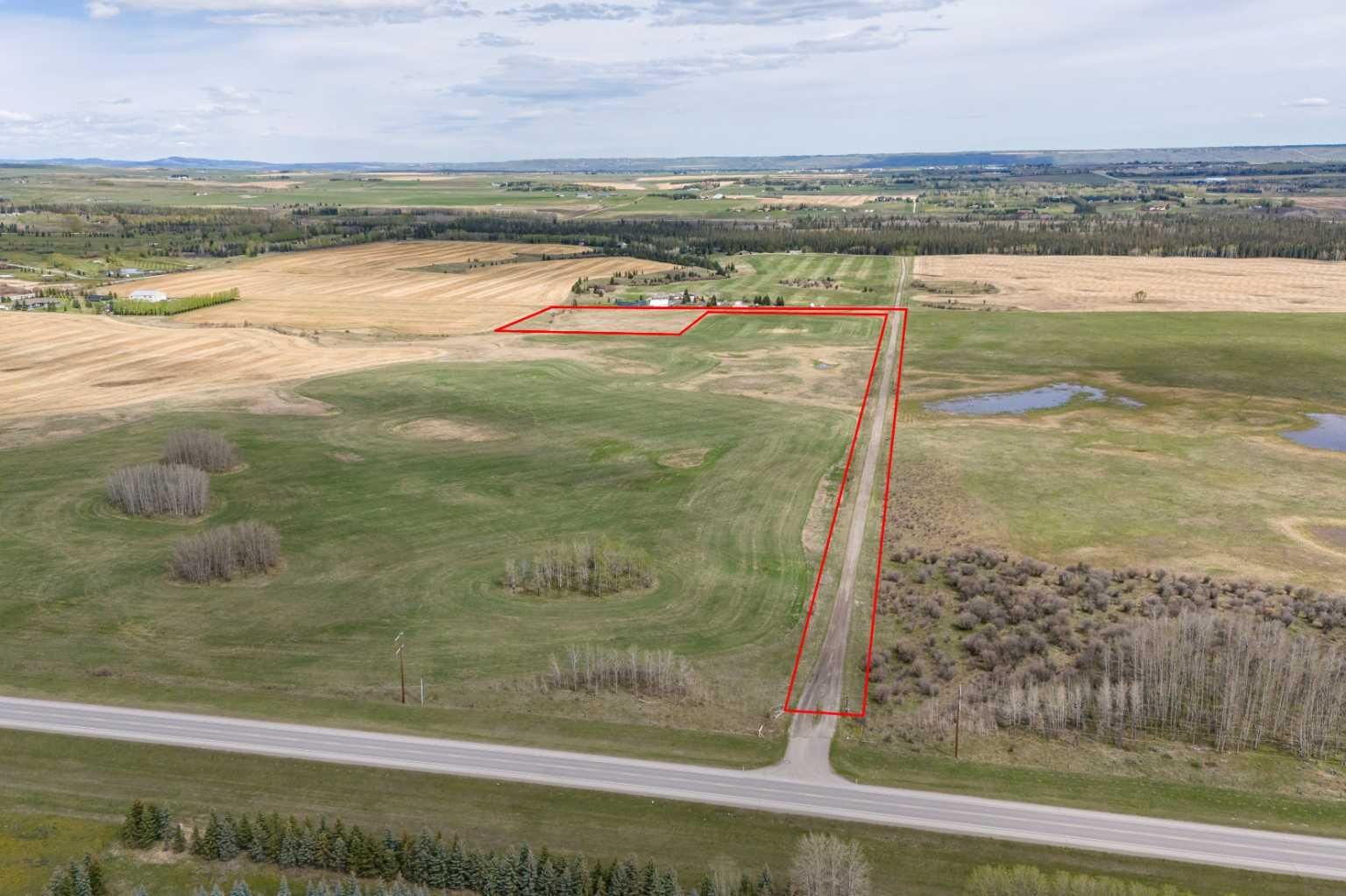 Photo de la propriété:  33333 Township Road 241  AB T3Z 2Y6 