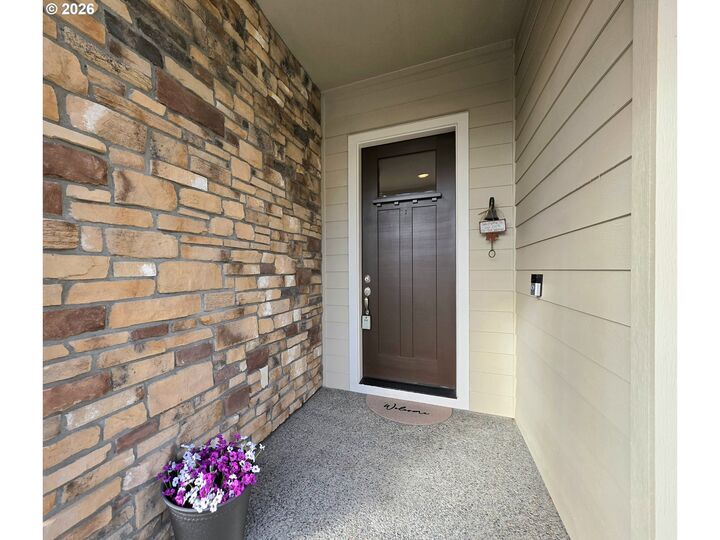 Property Photo:  931 W Magnolia Loop  WA 98671 