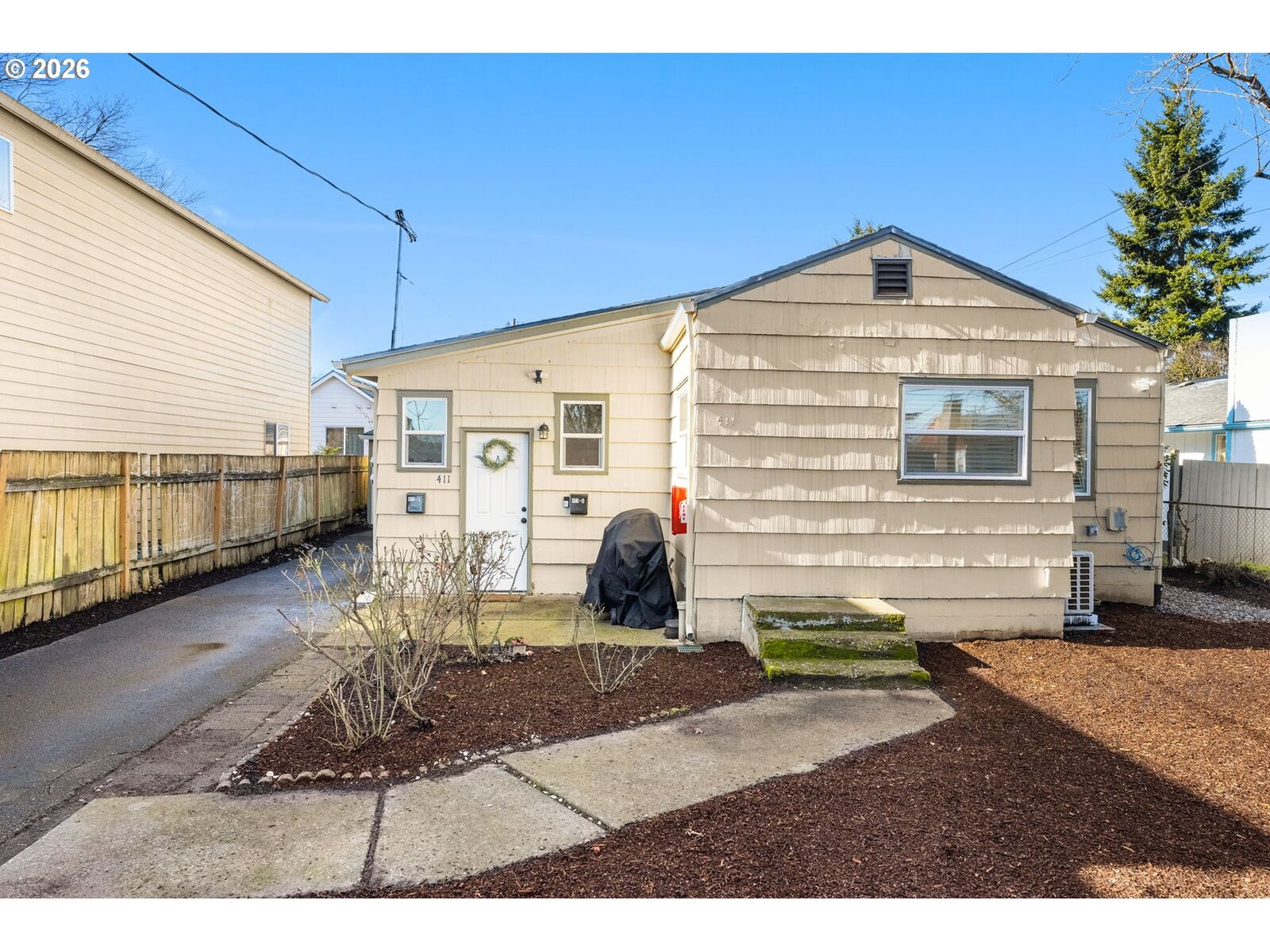 Property Photo:  411 NE 92nd Ave  OR 97220 