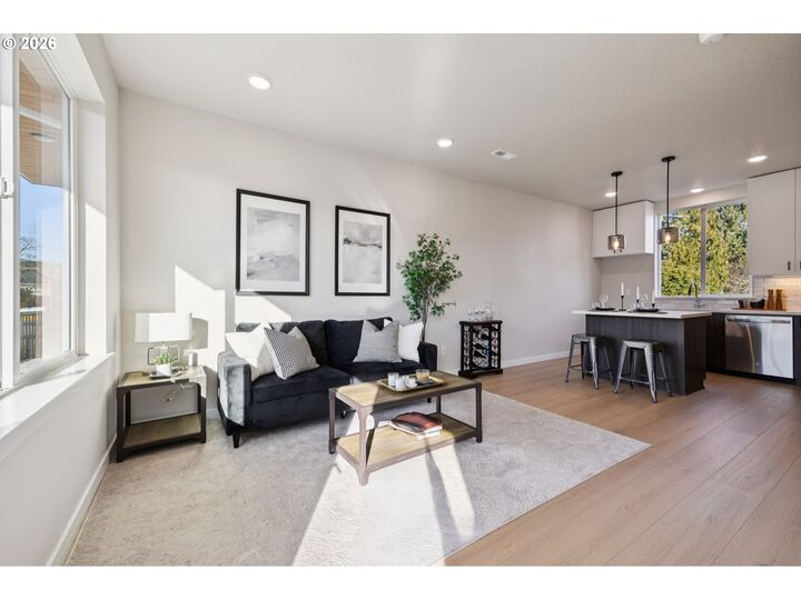 Property Photo: 1733 SE Clatsop St OR 97202