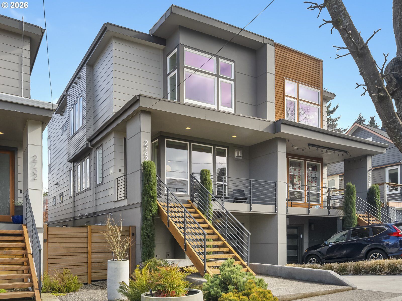 Property Photo:  2742 SE 28th Ave  OR 97202 