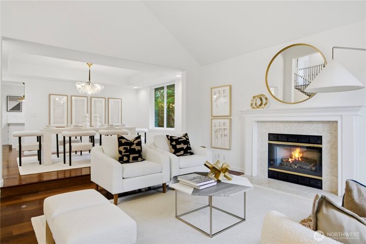 Property Photo:  3049  Bellevue Way NE  WA 98004 