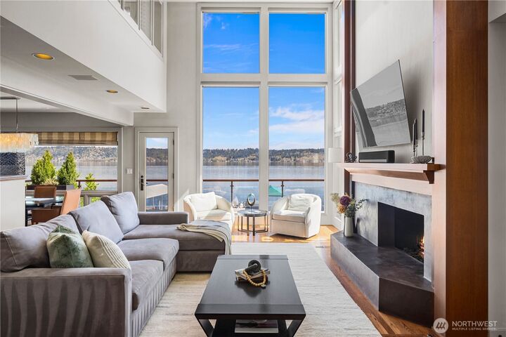 Property Photo: 842 W Lake Sammamish Parkway SE WA 98008