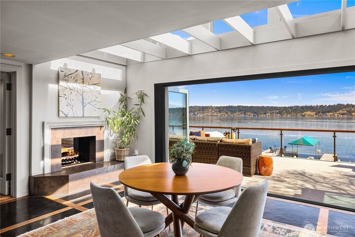 Property Photo: 842 W Lake Sammamish Parkway SE WA 98008