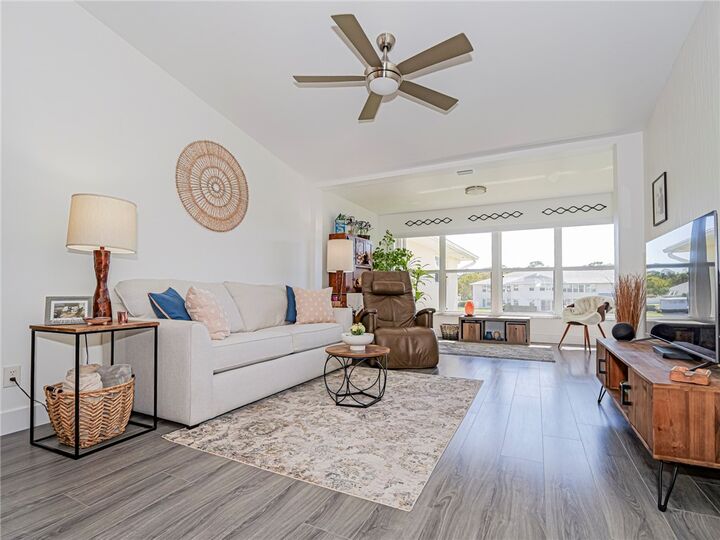 Property Photo: 675 W Lake Jasmine Circle 206 FL 32962