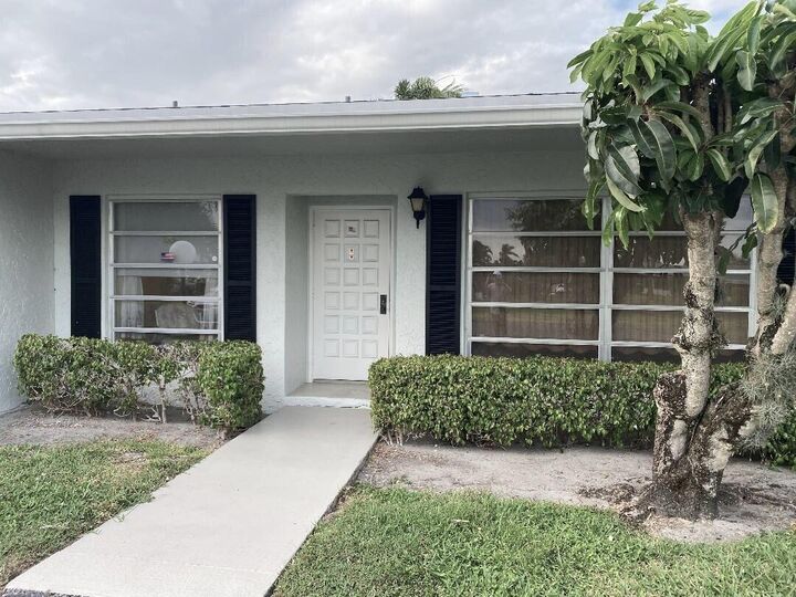 Property Photo:  2331 Croton Lane B  FL 33445 