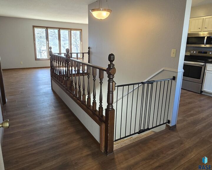 Property Photo:  2517 S Cook Rd  SD 57105 