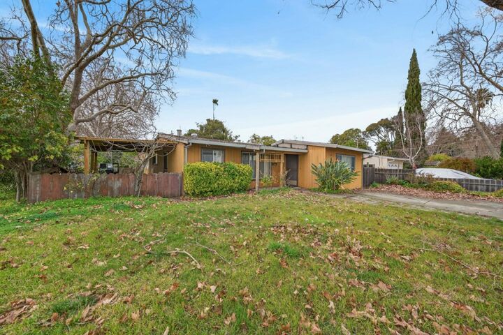 Property Photo: 1114 Burgoyne Street CA 94043