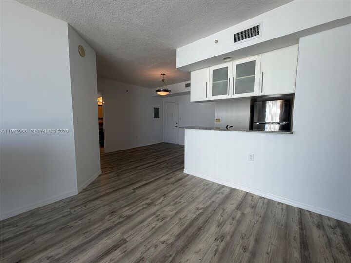 Property Photo: 275 NE 18th St 2009 FL 33132