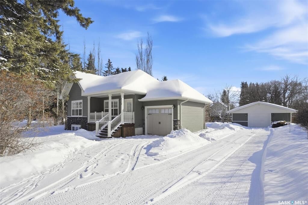 Property Photo:  514 Railway Street E  SK S0K 1Z0 
