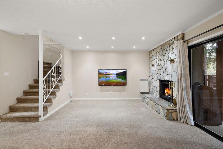 Property Photo: 897 Admirals Rd 13 BC V9A 2P1