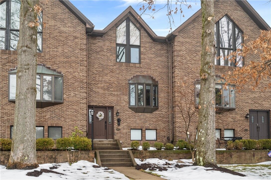 Property Photo: 10098 Mansion Dr PA 15044