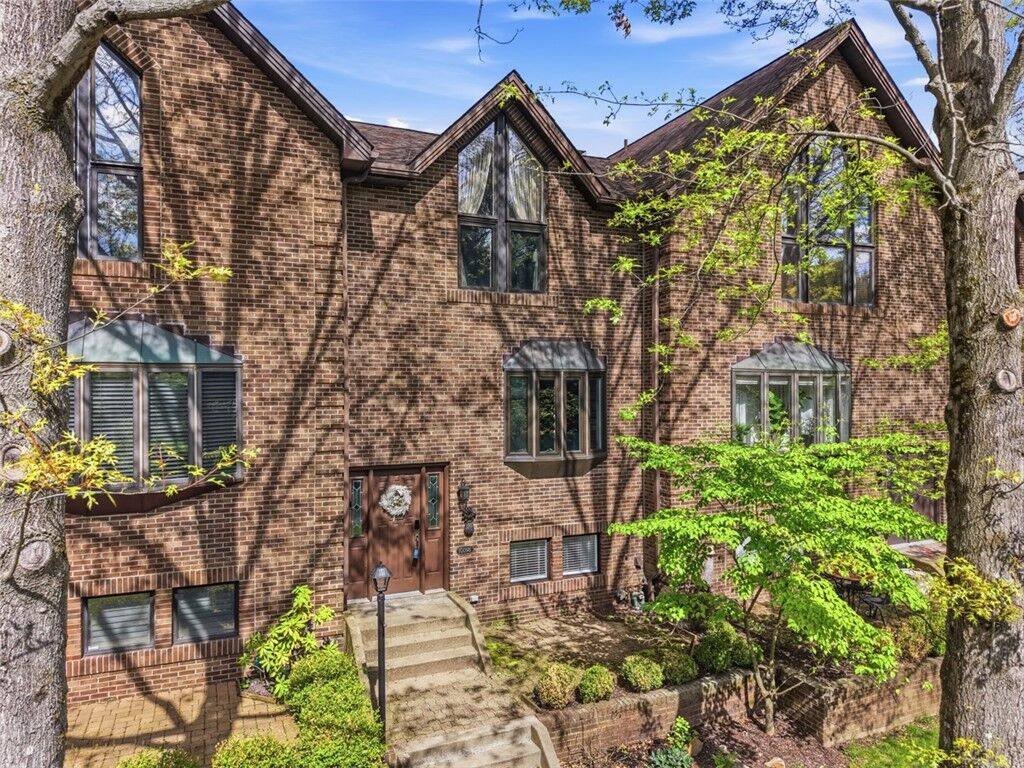 Property Photo:  10098 Mansion Dr  PA 15044 