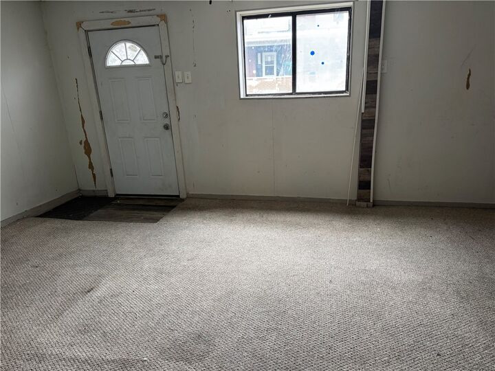 Property Photo:  1001 West St  PA 15120 