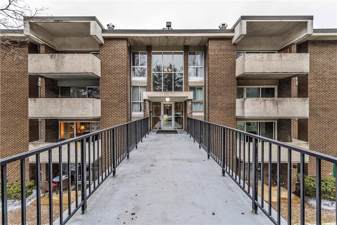 Property Photo: 2401 Charlemagne Cir PA 15237