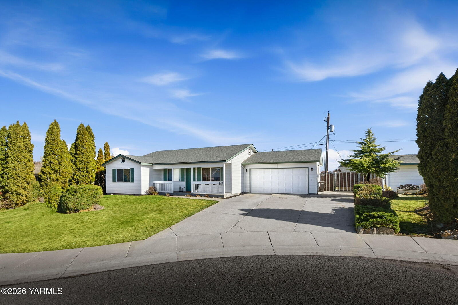 Property Photo:  239 Joyce Pl  WA 98908 